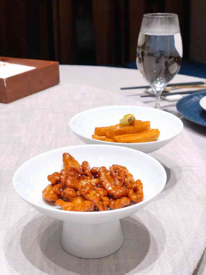 伊尹宴(万丰路店)-"朋友在大众点评上买了这里的双人餐,说是特.