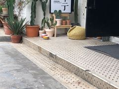 门面-彳亍咖啡·这里(水湾路店)
