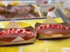 红豆奶油面包-巴黎贝甜(常德路店)