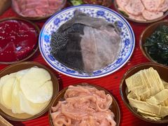 豪华版九大碗-董眼镜火锅(洪崖洞总店)