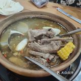 藏在吕厝的小店没想到这么火爆 一到晚上就座无虚席