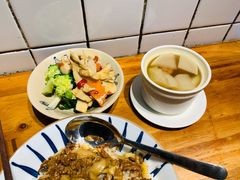 -红猪卤肉饭(大西洋美食城店)