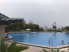 -上海滴水湖皇冠假日酒店