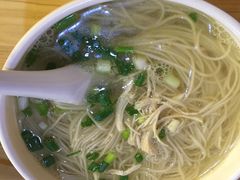 鸡汤银丝面-二孃鸡爪爪(东郊记忆店)