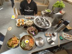 -围炉肉舍丹东海鲜烤肉·烤活鳗(步行街店)