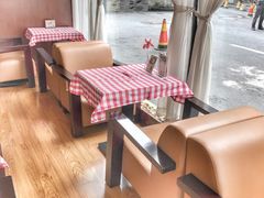 -红宝石·鲜奶小方·海派西点房(南丹店)