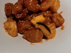 椰果菠萝咕噜肉-闻见中国海南菜(K11店)