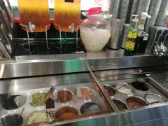 -成都你六姐·牛肉冒菜(信泰中心商场店)