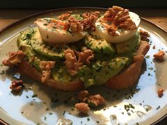 牛油果煮蛋吐司-RAC BAR(安福路店)