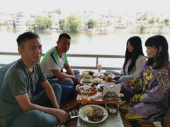 -Lake Shore Hotel & Restaurant