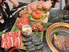 -山川小町·极番烧肉(新地假日广场店)
