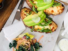 丹麦开放三文治配吞拿鱼牛油果-农畉LONFOOD(福田星河COCOPark店)