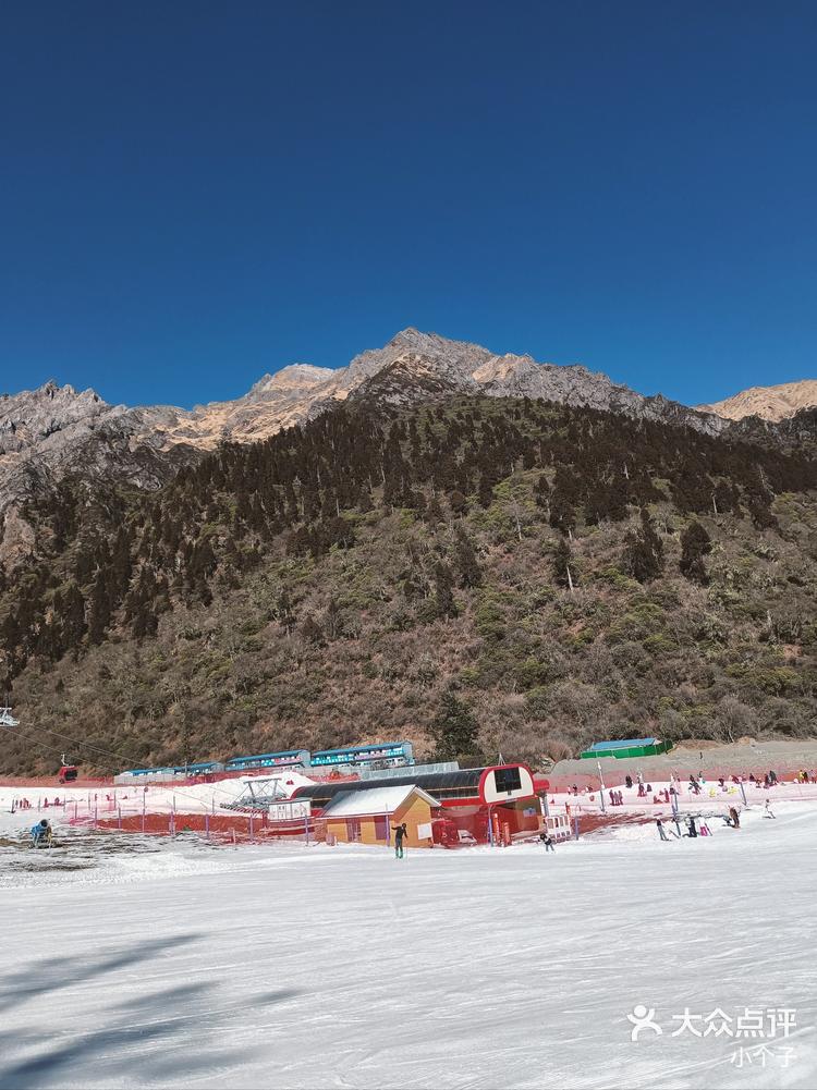 汶川羌人谷滑雪场