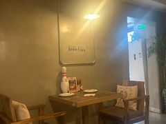 大堂-HIGH FIVE哈福手工汉堡(桂林路店)