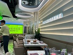 -洪氏嗨捞·广东猪肚鸡·椰子鸡火锅(西咸万象城店)