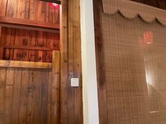 -挂旗柴锅鸡(蚌山区嘉年华店)