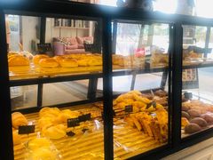 面包甜点陈列柜-小娘鱼(新都汇店)