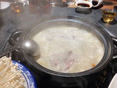 -大匠工房古船木艺术餐厅·猪肚鸡专门店(长白仙岛店)