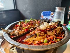 -鸣记脆皮烤鱼·海鲜烤鱼(三八广场店)