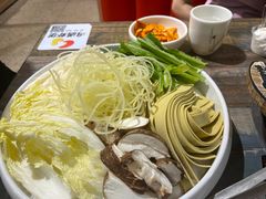 -鸡遇虾煲干锅火锅(小寨金莎店)