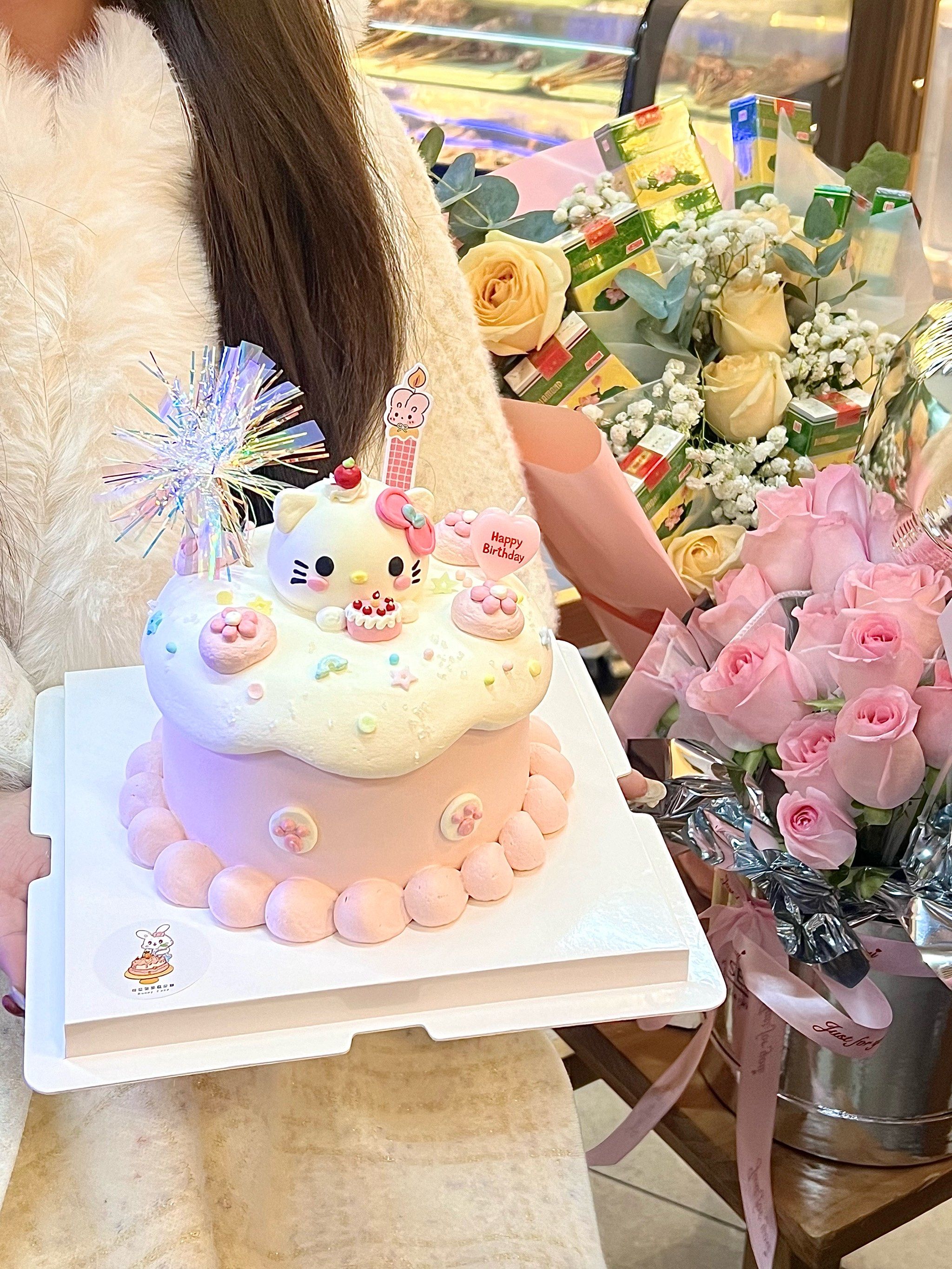 hellokitty蛋糕太可爱啦!