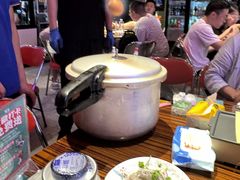 -蚝堡海鲜·威海菜·海肠捞饭·烧烤·亚洲吃蚝公司(幸福门店)