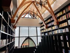 -钟书阁(松江泰晤士小镇店)