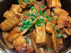 三角腩肉焖莲藕-水磨农庄