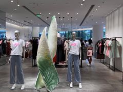 -URBAN REVIVO(上海中庚漫游城店)
