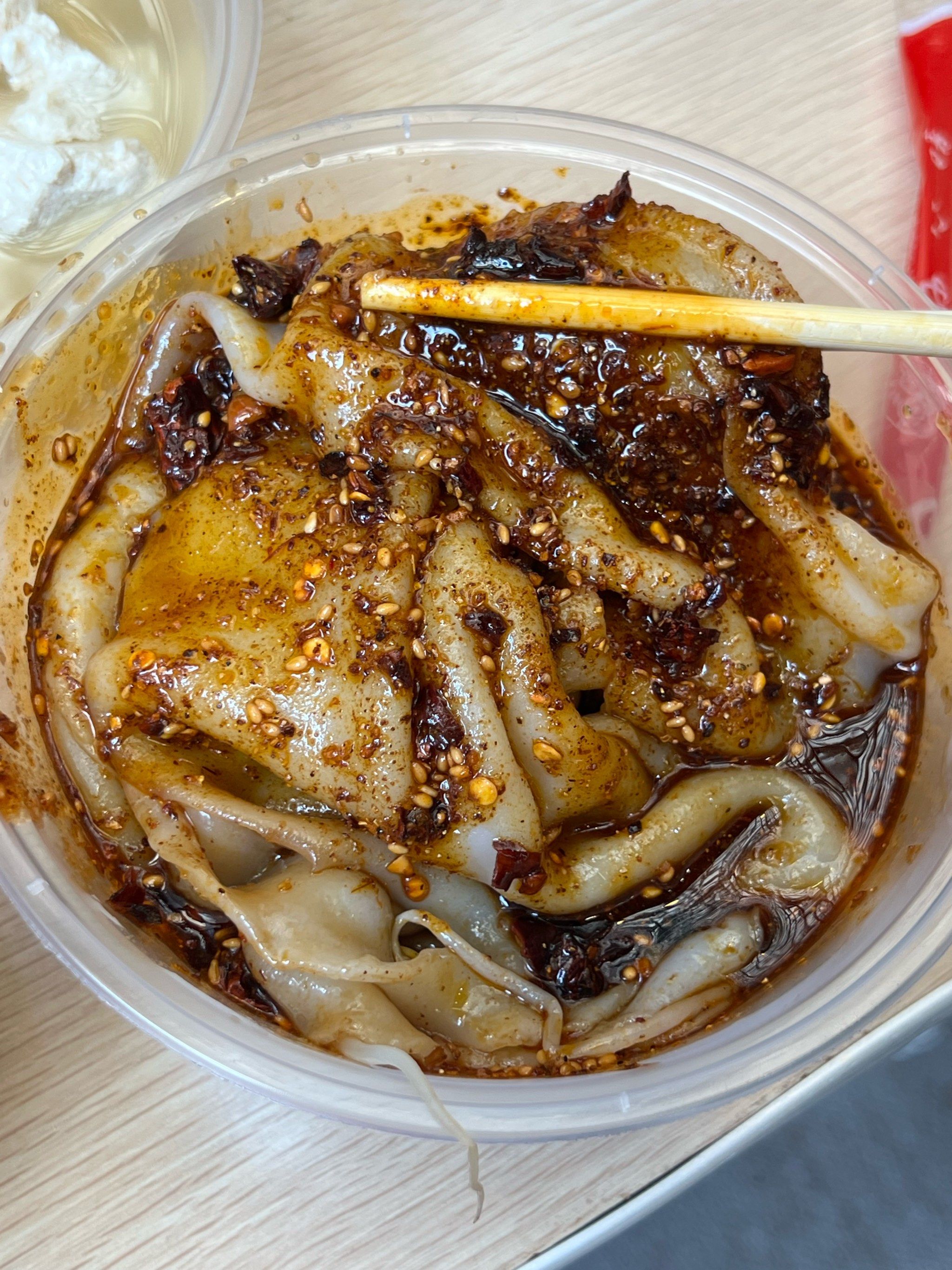 到汉中啦7515热米皮,菜豆腐,花生稀饭,核桃馍7515