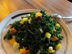 羽衣甘蓝蔓越莓洋葱芝士沙拉-SMOKI & CO(五大道店)