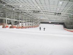 -乔波室内滑雪场