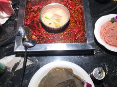 -二荆条·蜀鲜汇城市森林火锅