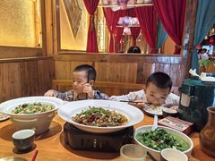 -老滇山寨•云南特色菜•地方菜•民族风情歌舞表演(金碧店)