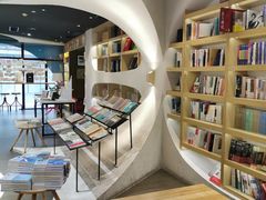 -钟书阁(珍园店)