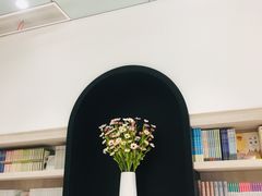 -钟书阁(群光广场店)
