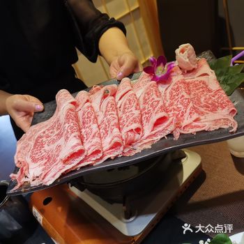 当牛肉煮到九分熟的时候盛出食用