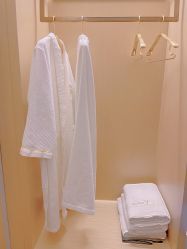 -香港倾城国际·美容美体中心