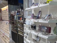 -诺柯视眼镜-蔡司依视路官方工厂店(淞南一店)