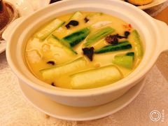 虾肉鱼球胜瓜汤-深圳东方银座酒店·粤秀轩中餐厅