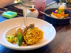 -Chom Cafe and Restaurant