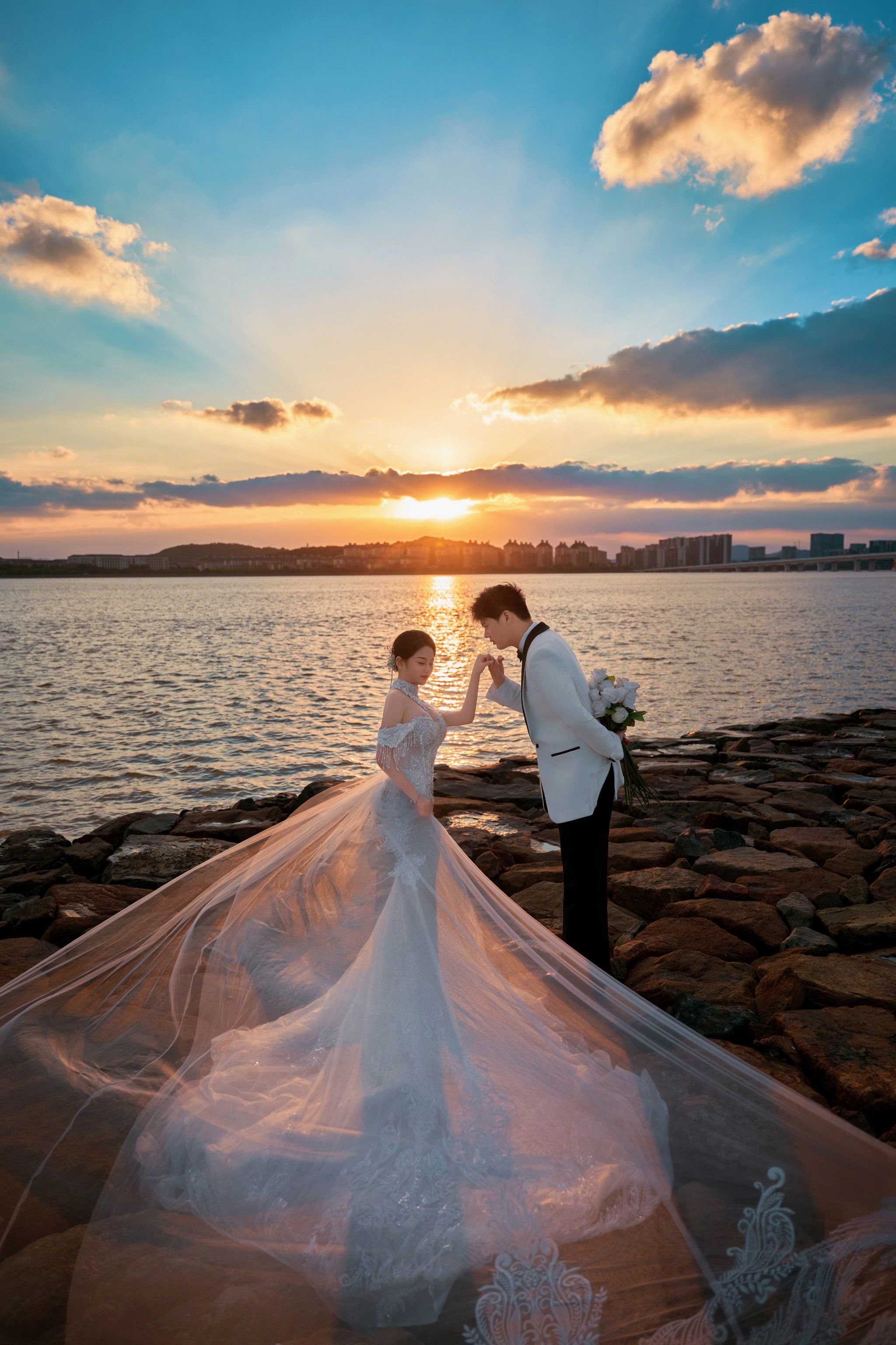 海边落日是爱情的见证者❤️舟山婚纱照推荐