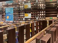 -钟书阁(群光广场店)