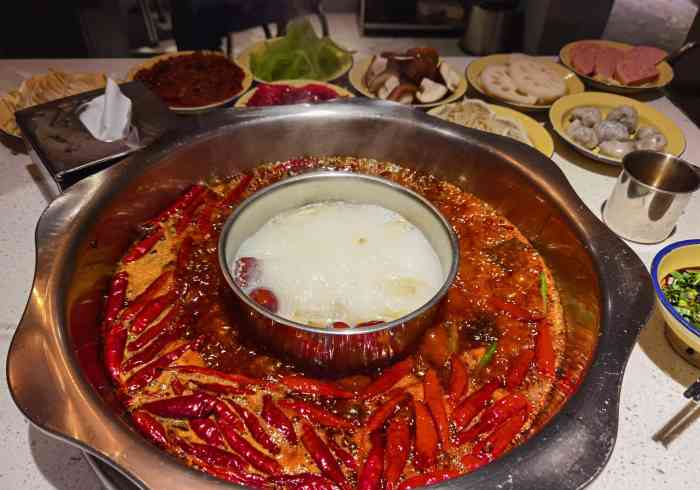 直白火锅(锦江店)-"还有什么比下雨的周五晚上堵了两个小时吃火.