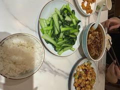 -犇逸·乐山跷脚牛肉·四川现炒(览海店)