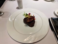 菲力牛排配香煎鹅肝-王品台塑牛排(成都万象城店)
