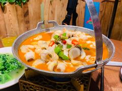 -老滇山寨•云南特色菜•地方菜•民族风情歌舞表演(金碧店)