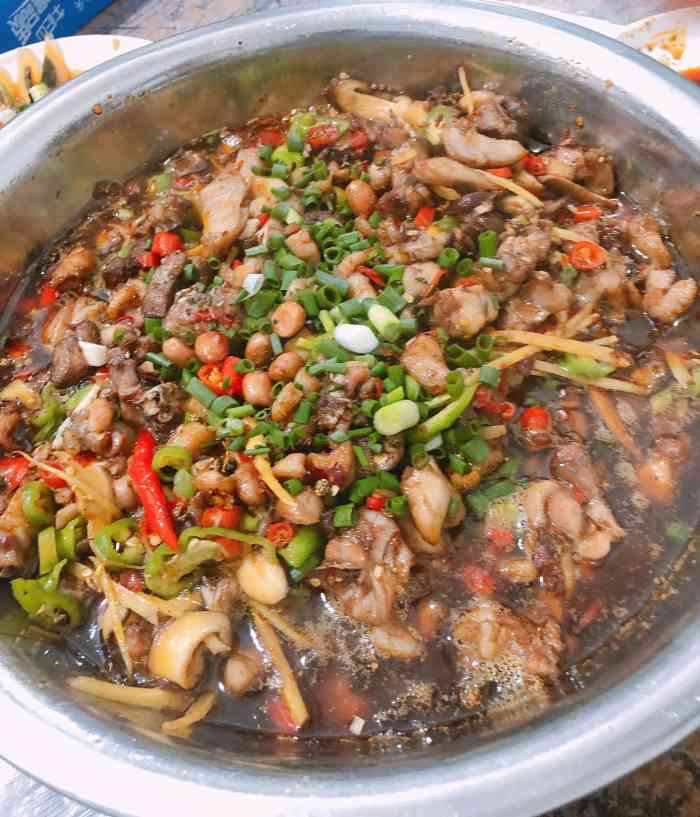 食神又名厕所兔-"吃过几次,活兔现点现杀,味道也可以.