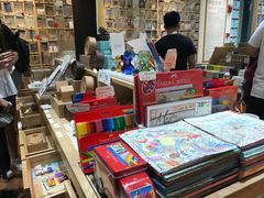 -猫的天空之城概念书店(杭州南宋御街店)