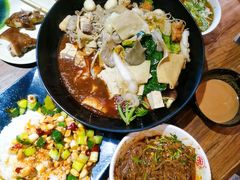 -万记麻辣烫国展总店